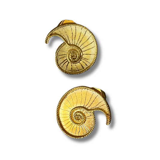 Caracola Caribeña stud earrings